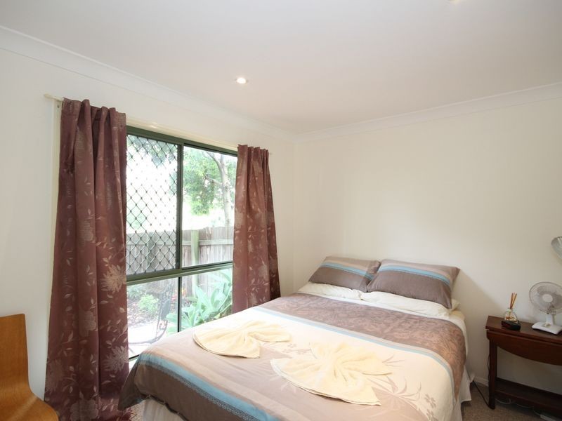 1/3-5 Bradford Street, Labrador QLD 4215
