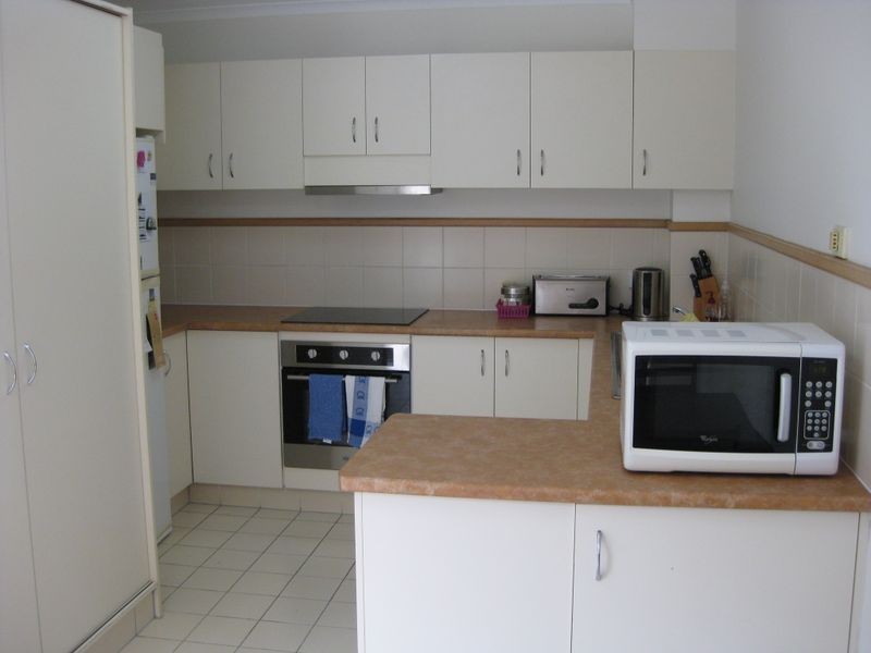 1/208 Scarborough Street, Southport QLD 4215