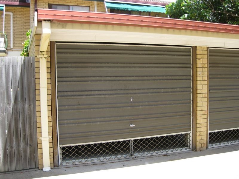 1/4 Broad Street, Labrador QLD 4215