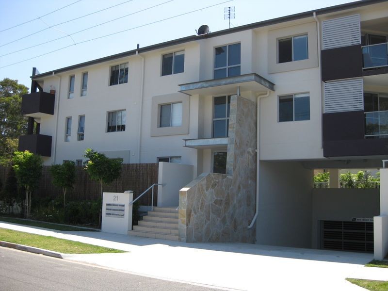 4/21 Middle Street, Labrador QLD 4215