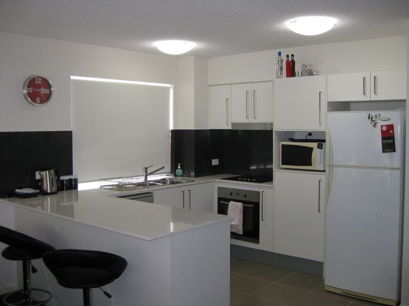 4/21 Middle Street, Labrador QLD 4215