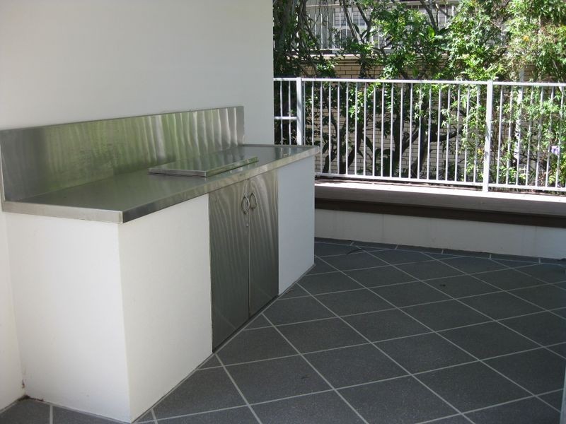 4/21 Middle Street, Labrador QLD 4215