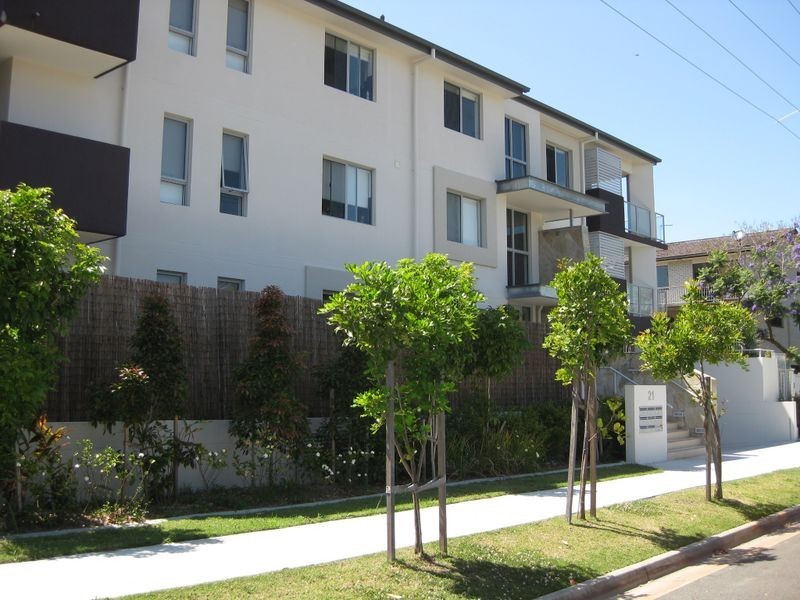 4/21 Middle Street, Labrador QLD 4215