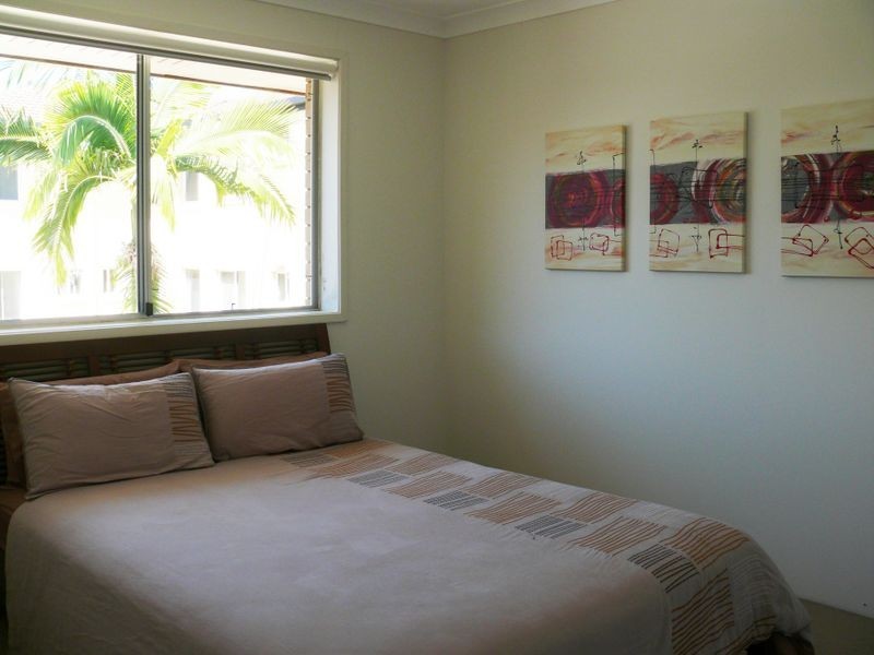 8/24 Madang Crescent, Runaway Bay QLD 4216