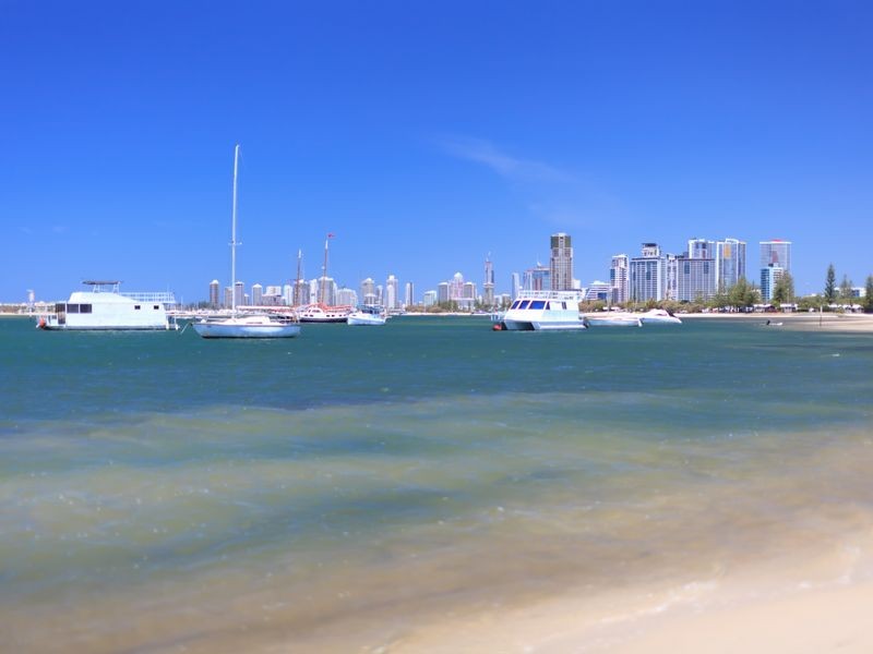 4/14 Central Street, Labrador QLD 4215