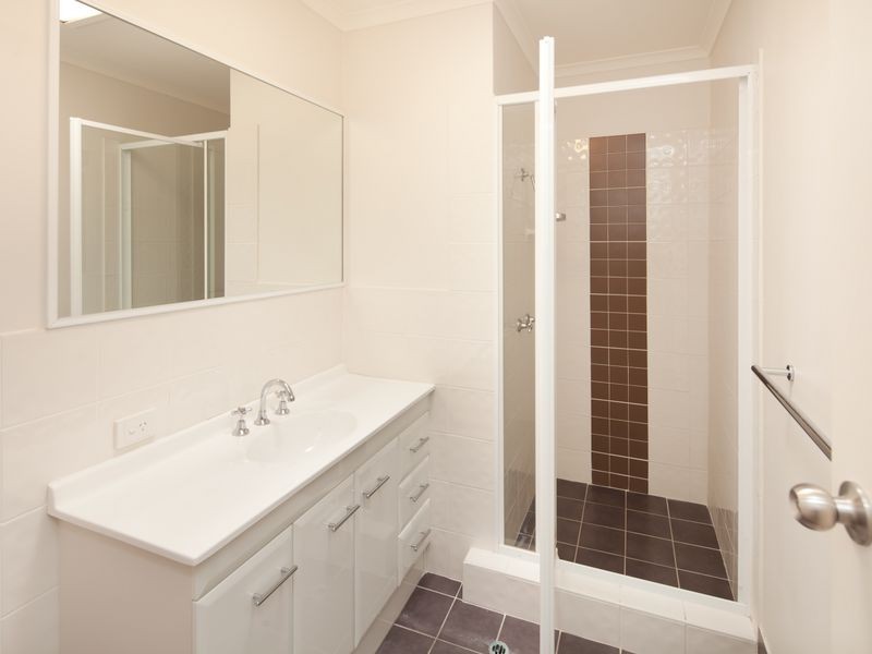 4/14 Central Street, Labrador QLD 4215