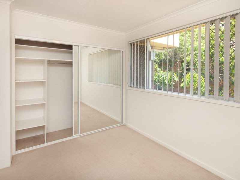 4/14 Central Street, Labrador QLD 4215