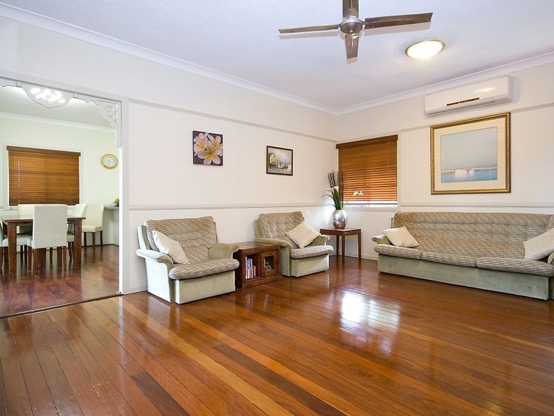 13 Mole Avenue, Southport QLD 4215