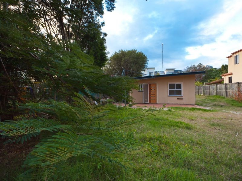 14 Bright Avenue, Labrador QLD 4215