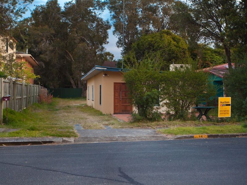 14 Bright Avenue, Labrador QLD 4215