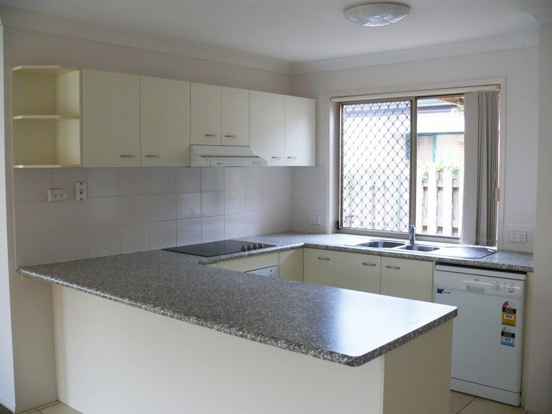 81 Marble Arch Place, Arundel QLD 4214
