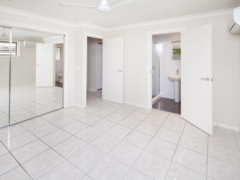 10 Tradewinds Avenue, Paradise Point QLD 4216