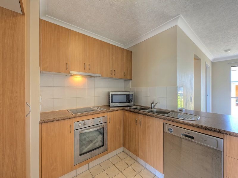 8/32 Bath Street, Labrador QLD 4215
