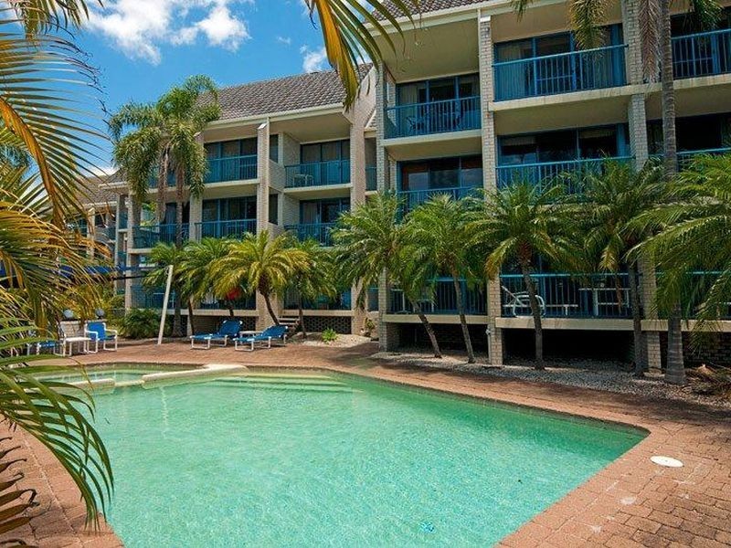 16/249 Bayview Street, Runaway Bay QLD 4216