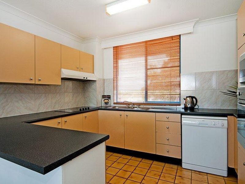 16/249 Bayview Street, Runaway Bay QLD 4216