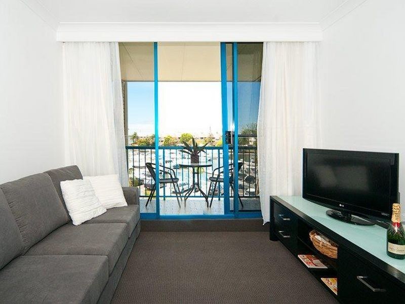 16/249 Bayview Street, Runaway Bay QLD 4216