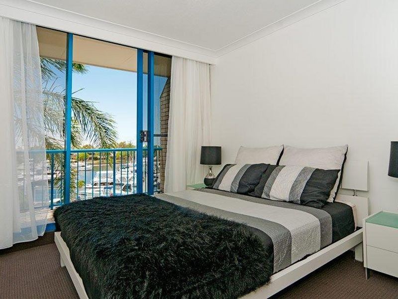 16/249 Bayview Street, Runaway Bay QLD 4216