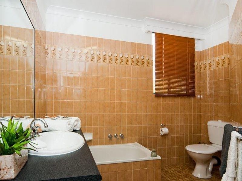 16/249 Bayview Street, Runaway Bay QLD 4216