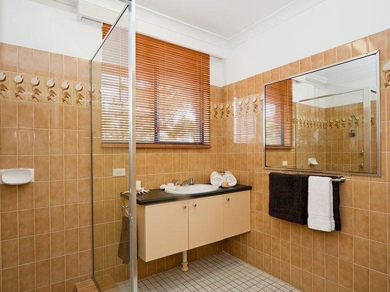 16/249 Bayview Street, Runaway Bay QLD 4216