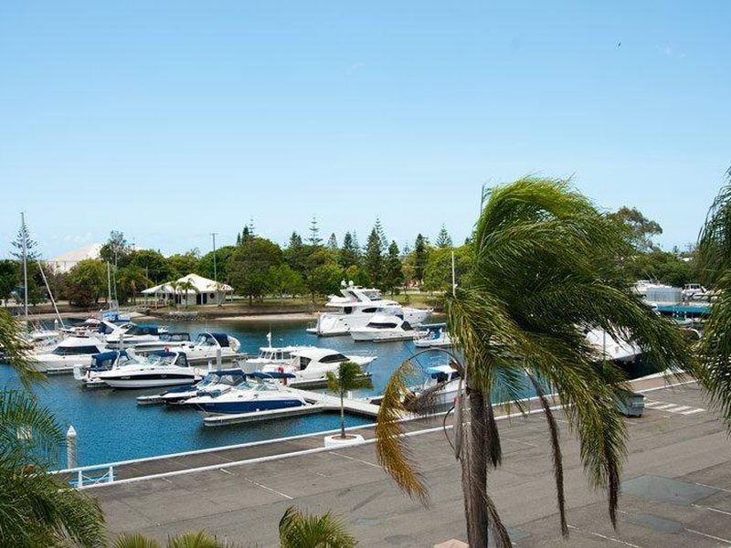 16/249 Bayview Street, Runaway Bay QLD 4216