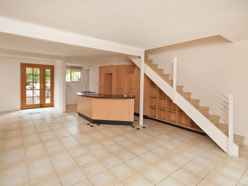 1/63 Olsen Avenue, Labrador QLD 4215