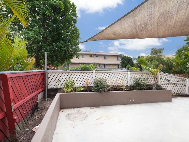 1/63 Olsen Avenue, Labrador QLD 4215