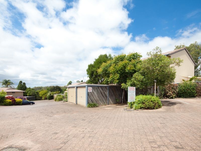 1/63 Olsen Avenue, Labrador QLD 4215