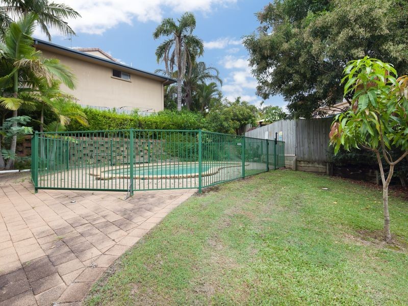 1/63 Olsen Avenue, Labrador QLD 4215