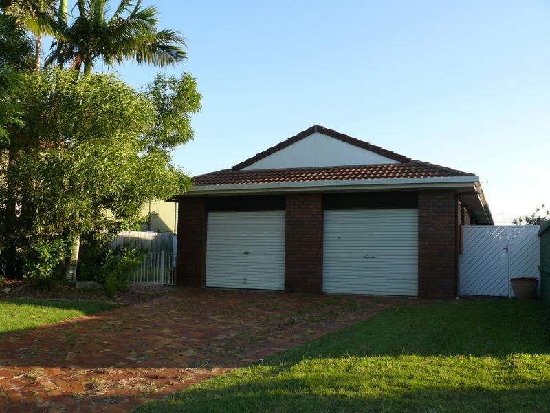 24 Longboat Place, Biggera Waters QLD 4216