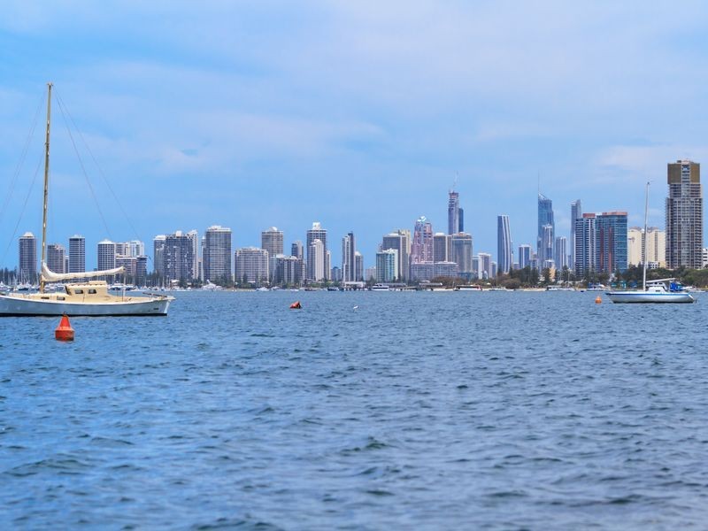 2/143 Frank Street, Labrador QLD 4215