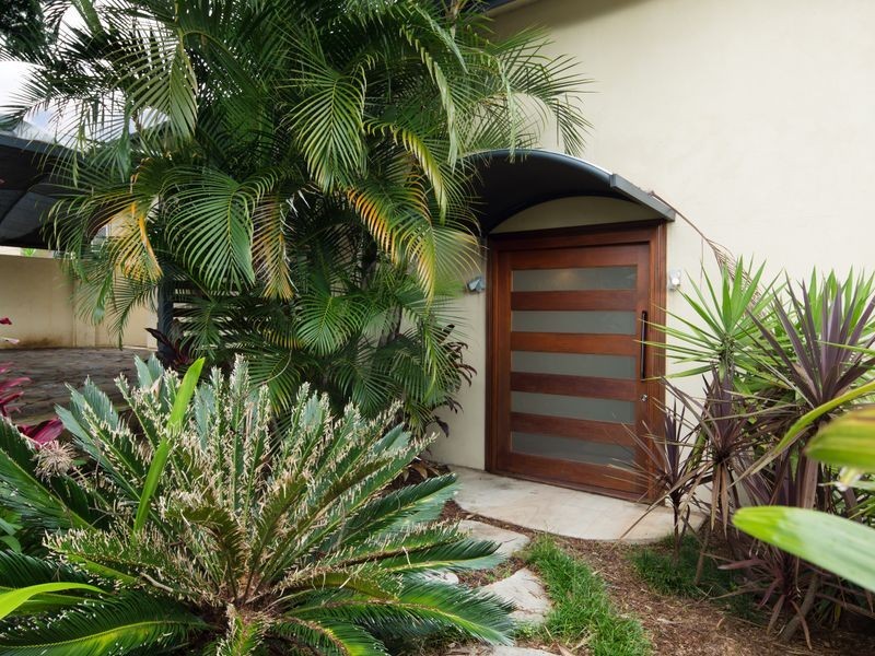 9 Joan Street, Southport QLD 4215