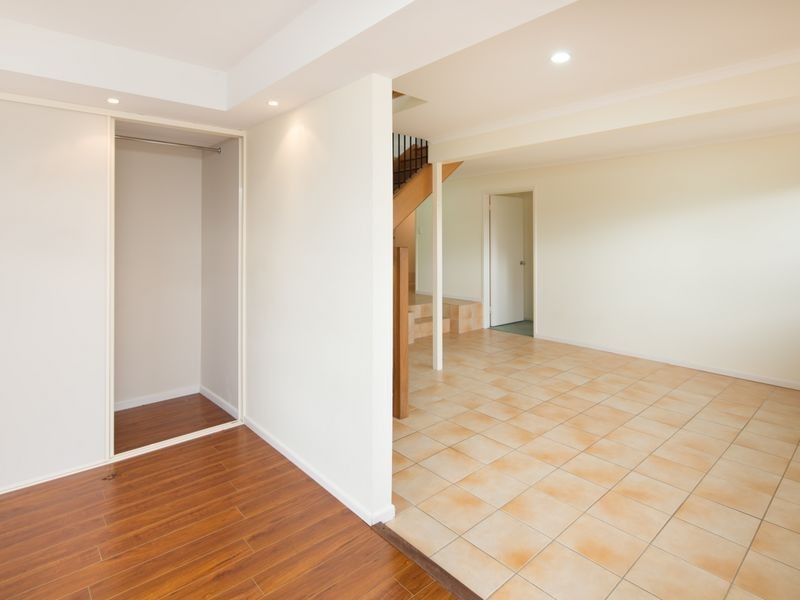 9 Joan Street, Southport QLD 4215