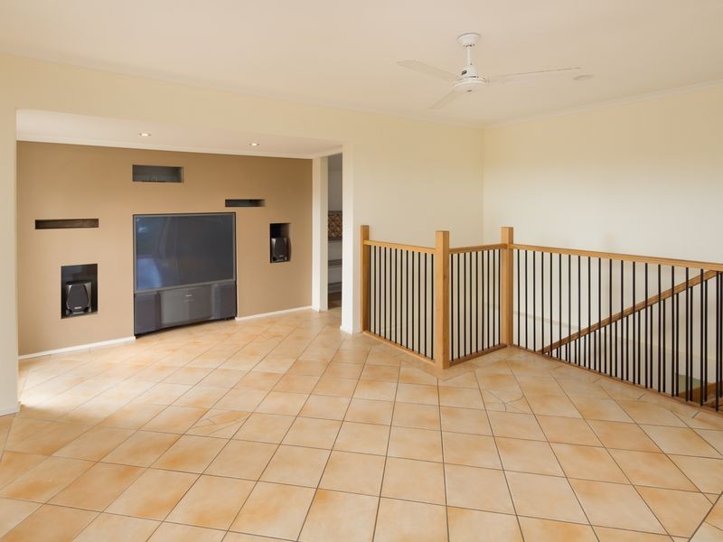 9 Joan Street, Southport QLD 4215