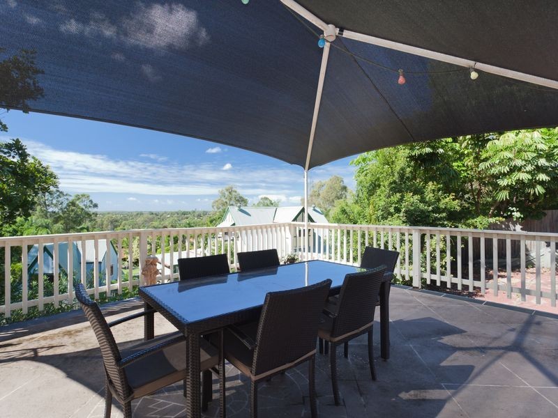 11 Leura Place, Helensvale QLD 4212