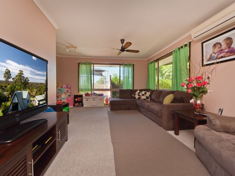 11 Leura Place, Helensvale QLD 4212