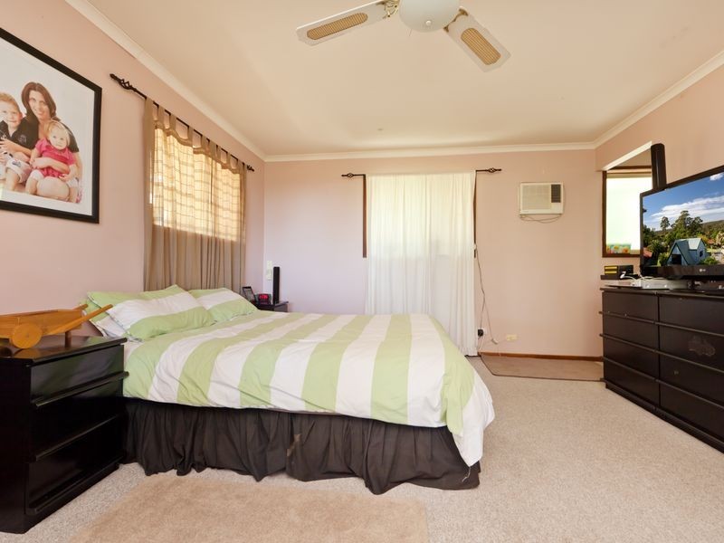 11 Leura Place, Helensvale QLD 4212