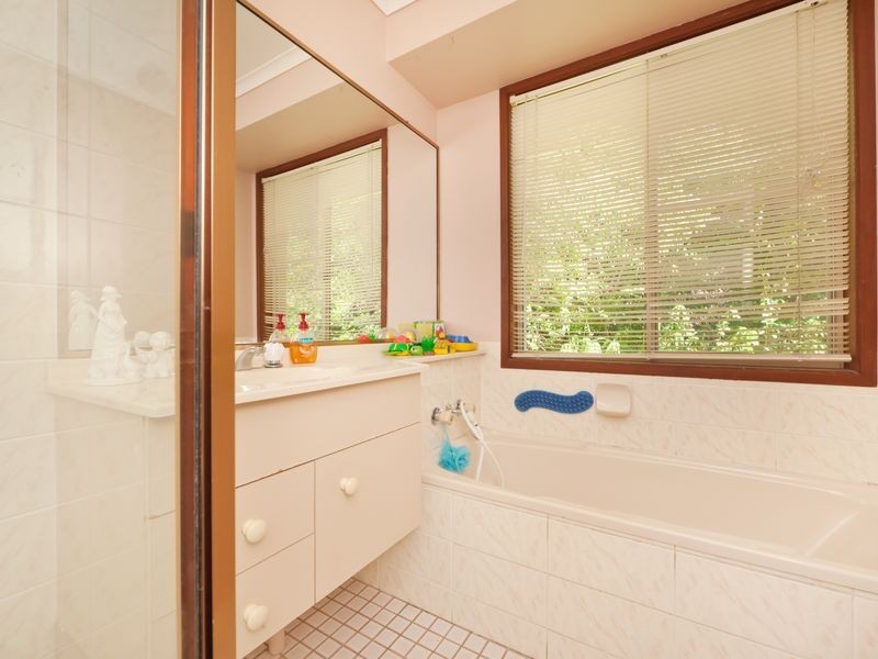 11 Leura Place, Helensvale QLD 4212