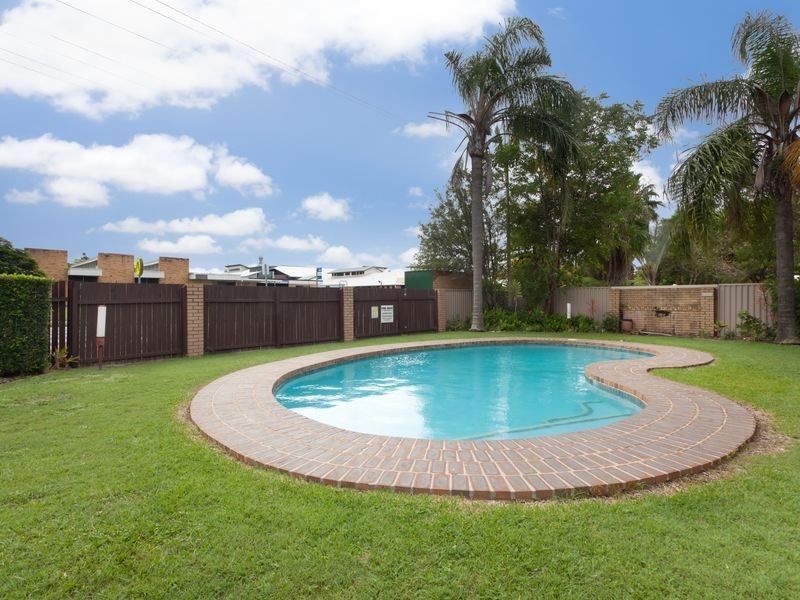 2/9 Bradford Street, Labrador QLD 4215