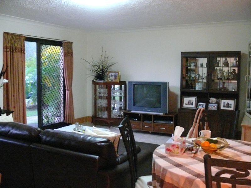 2/9 Bradford Street, Labrador QLD 4215