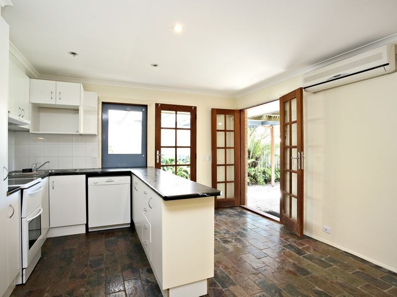 1/8 Orkney Place, Labrador QLD 4215