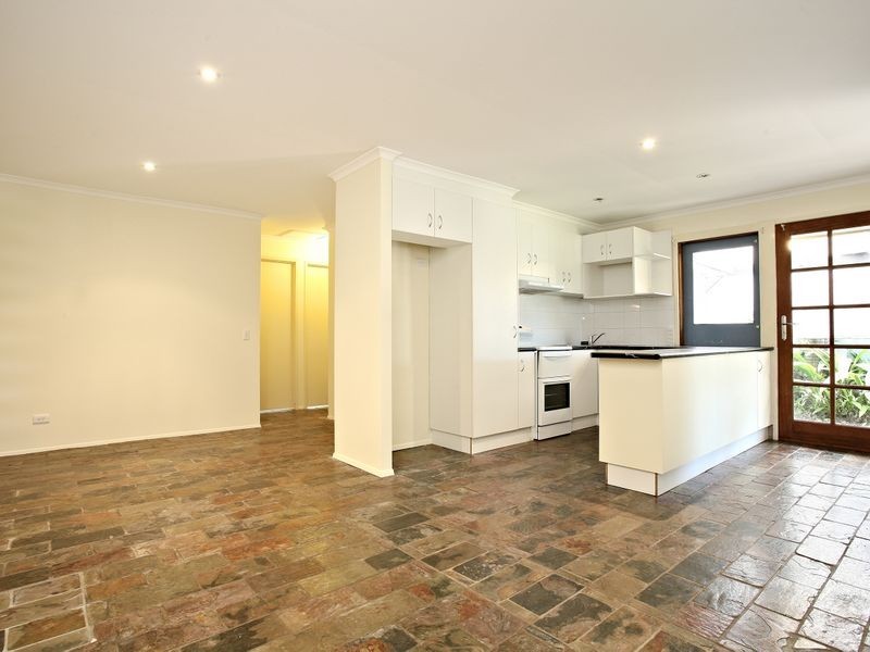 1/8 Orkney Place, Labrador QLD 4215