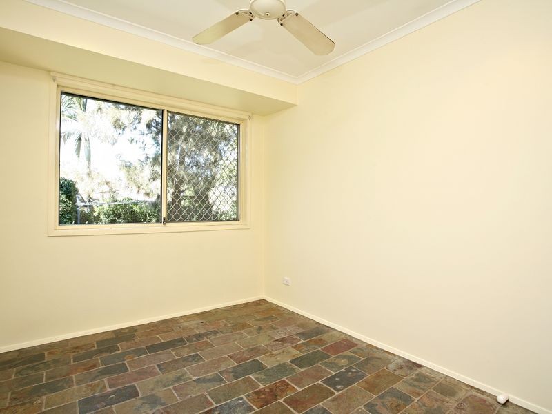 1/8 Orkney Place, Labrador QLD 4215