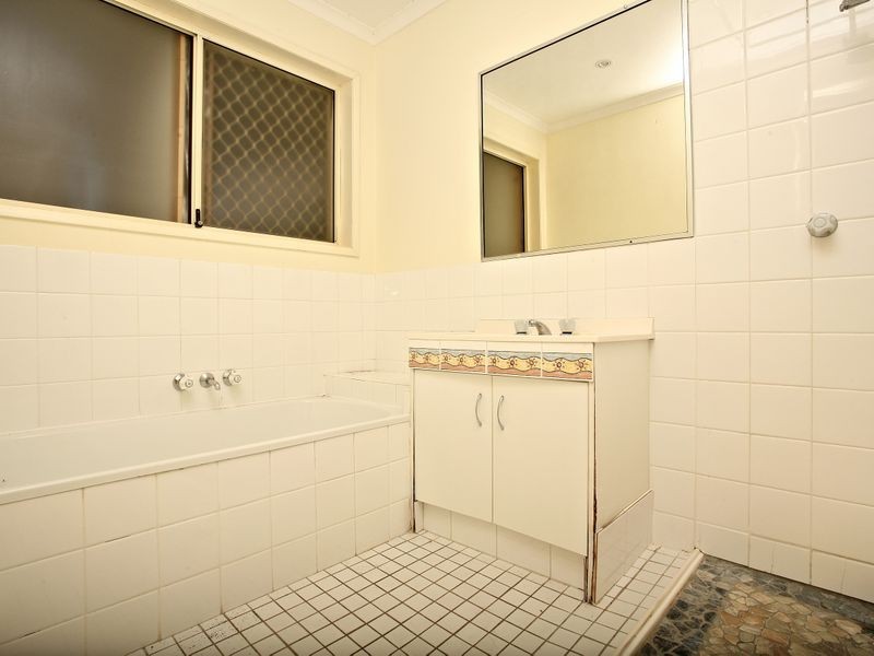 1/8 Orkney Place, Labrador QLD 4215