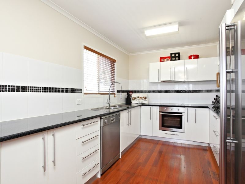 1/20 Ashton Street, Labrador QLD 4215
