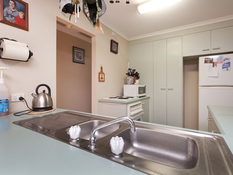 25 Riveroak Drive, Helensvale QLD 4212