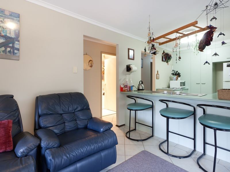 25 Riveroak Drive, Helensvale QLD 4212