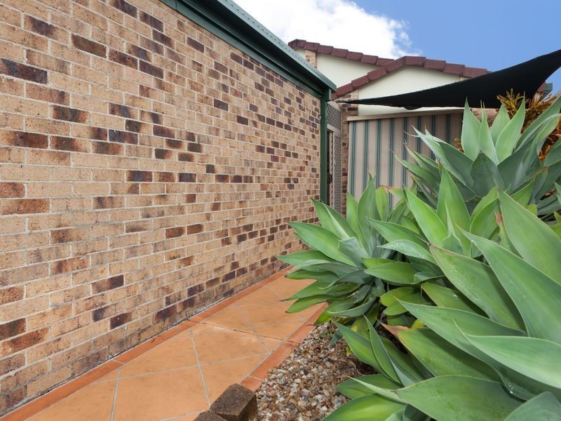 25 Riveroak Drive, Helensvale QLD 4212