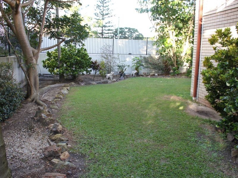 8/61 Frank Street, Labrador QLD 4215