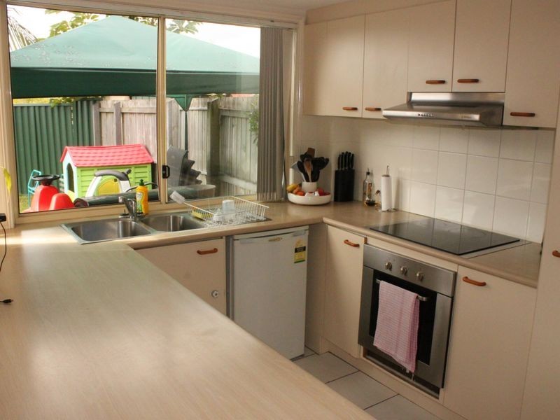 2/643 Pine Ridge Road, Biggera Waters QLD 4216