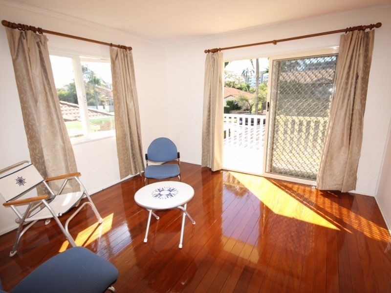 6 Loder Street, Labrador QLD 4215